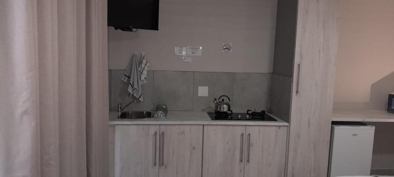 Kelzane Self-Catering Hotel Gonubie Ngoại thất bức ảnh
