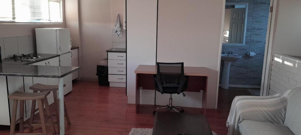Kelzane Self-Catering Hotel Gonubie Ngoại thất bức ảnh