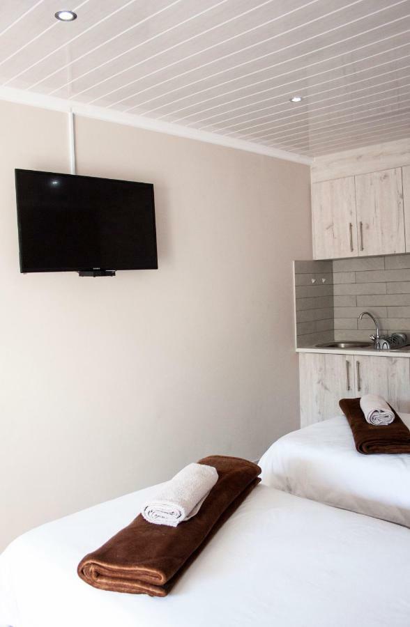 Kelzane Self-Catering Hotel Gonubie Ngoại thất bức ảnh