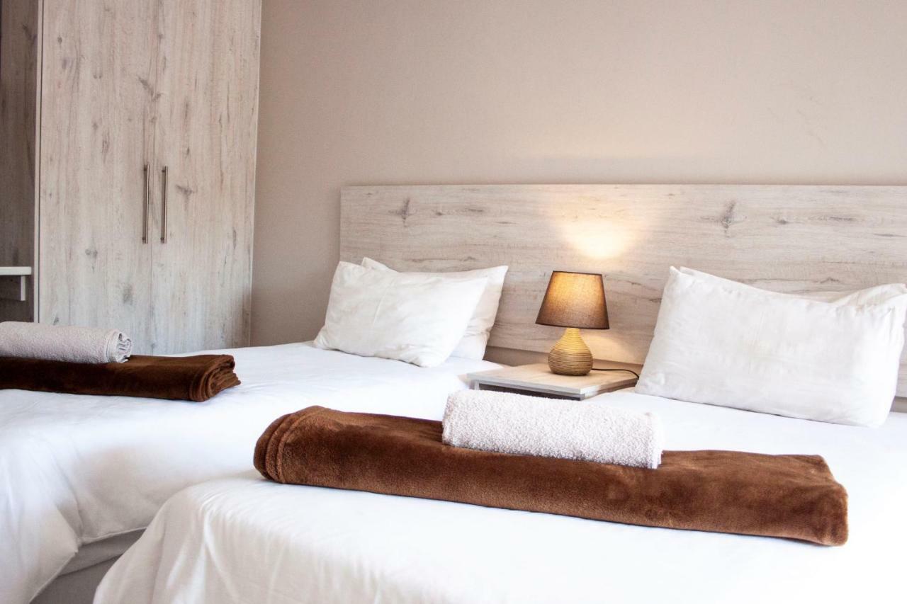 Kelzane Self-Catering Hotel Gonubie Ngoại thất bức ảnh