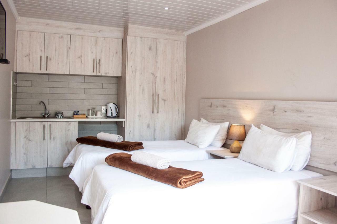 Kelzane Self-Catering Hotel Gonubie Ngoại thất bức ảnh