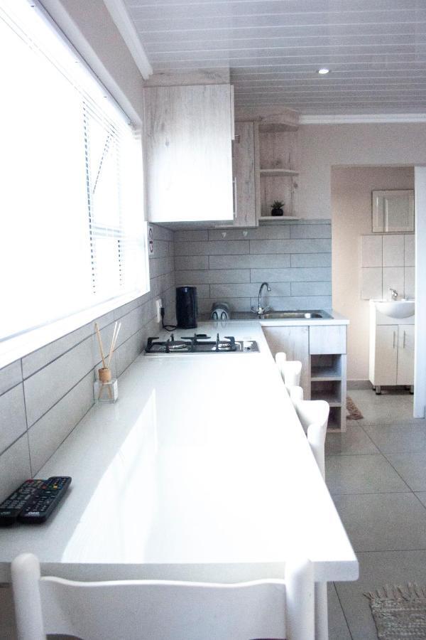 Kelzane Self-Catering Hotel Gonubie Ngoại thất bức ảnh