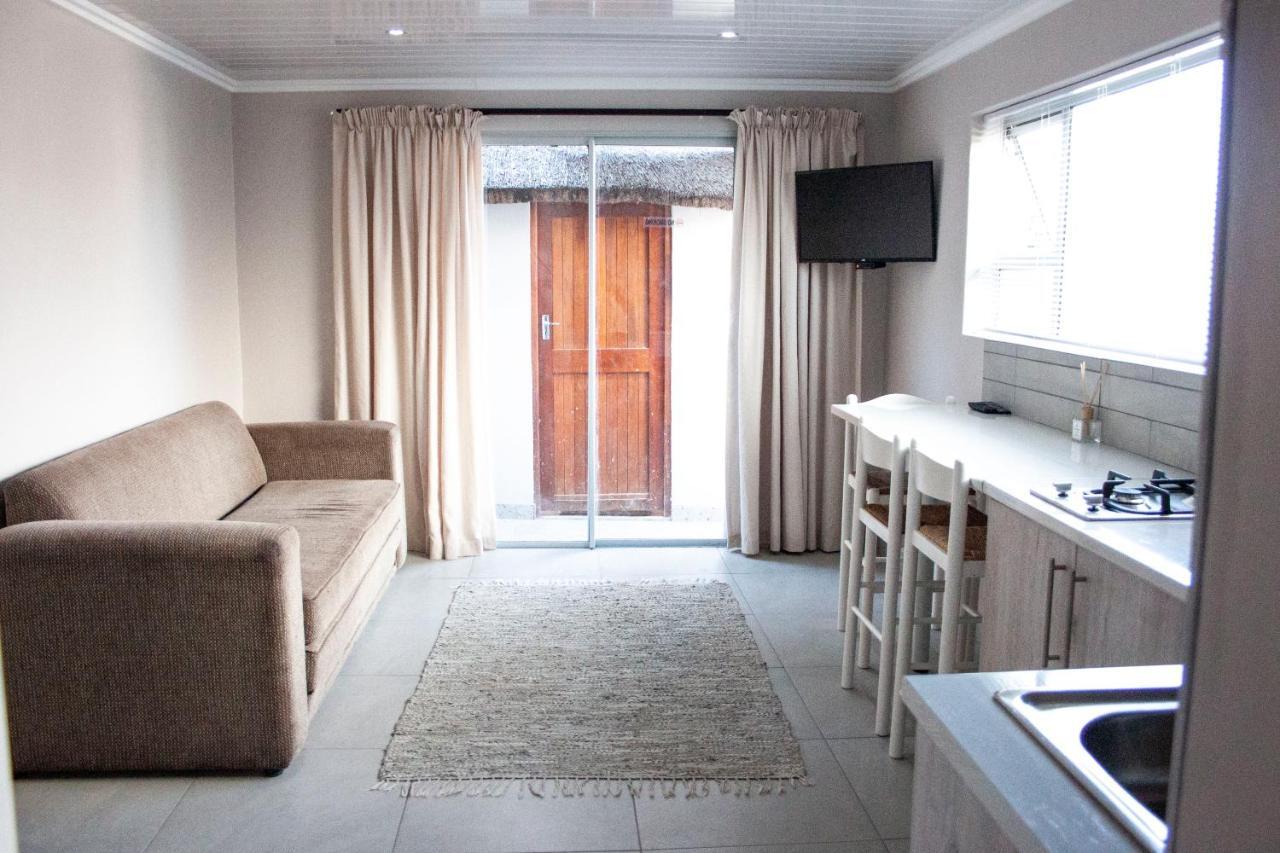 Kelzane Self-Catering Hotel Gonubie Ngoại thất bức ảnh