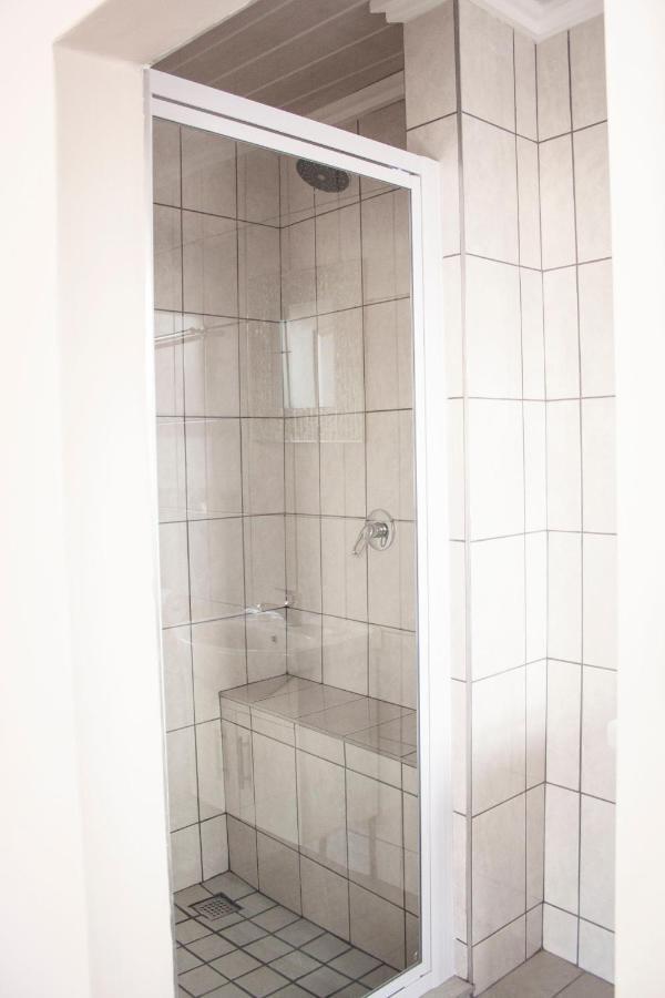 Kelzane Self-Catering Hotel Gonubie Ngoại thất bức ảnh